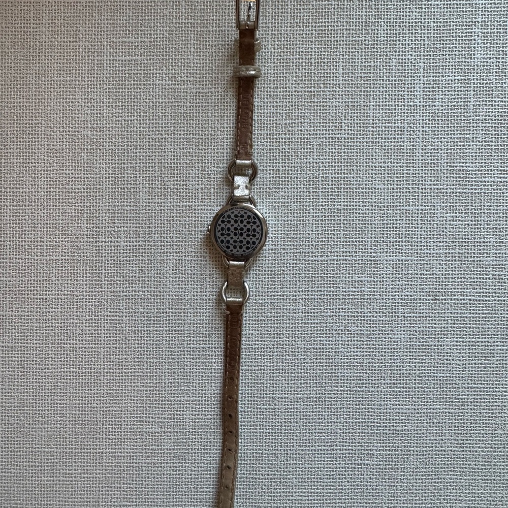 Coach Metallic Platinum Leather and SS Watch - Picture 7 of 10